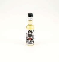 Graphit Heavy dry Rum von der Brennerei Penninger mit dem gezeichnetem Bild eines Bergmanns auf der groen Flasche